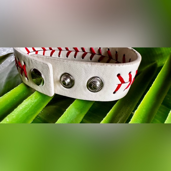 Plunder Red and White Baseball Stitch Bracelet - Picture 5 of 6